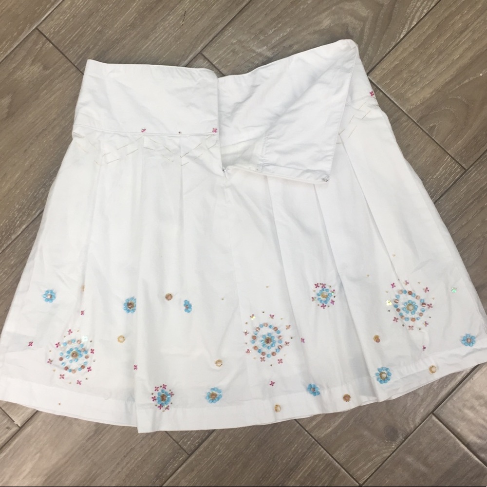 Kenzie white cotton pleated A line skirt - Picture 4 of 5